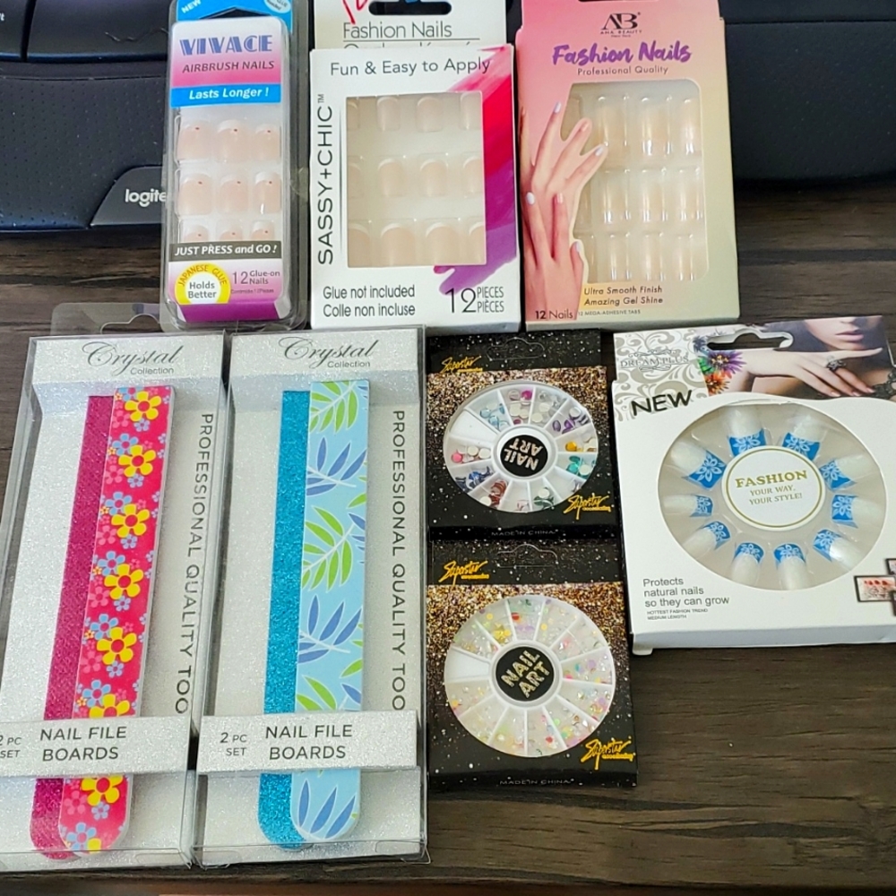 NEW SET of 8 Fashion Nail Items